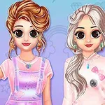 두 명의 소녀가 각각 핑크색과 흰색 의상을 입고 있으며, 파스텔 톤의 배경이 특징입니다