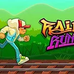 후드티와 모자를 쓴 남자가 철로 위를 달리는 모습과 화려한 그래피티 스타일의 글씨