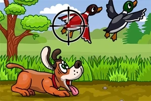 강아지가 풀숲에서 오리 두 마리를 보고 있는 장면