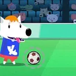 파란색 셔츠를 입은 흰색 강아지가 축구장에 서 있고, 축구공이 앞에 위치해 있으며 관중석에 동물들이 앉아 있다