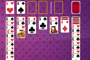 보라색 배경 위에 놓인 정렬된 카드 더미와 펼쳐진 카드들