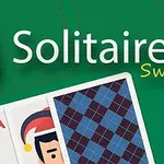 초록색 배경에 Solitaire Swift라는 글자와 카드가 있으며, 카드에는 산타 모자를 쓴 사람의 얼굴이 보인다
