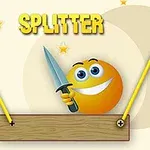 노란색 이모티콘 캐릭터가 칼을 들고 웃고 있으며, 배경에 SPLITTER라는 글자가 있는 이미지