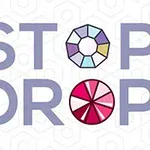 파스텔 색상이 들어간 다양한 도형으로 구성된 STOP DROP 텍스트