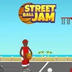 파란 하늘 아래 거리 농구 코트에서 농구공을 들고 있는 사람과 농구 골대가 있는 장면