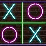 벽돌 배경 위에 네온 불빛으로 그려진 X와 O 표시