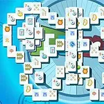 파란색 배경 위에 다양한 문양과 숫자가 그려진 타일들이 복잡한 패턴으로 배열되어 있는 모습