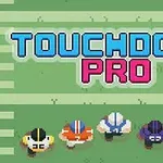 다섯 명의 미식축구 선수들이 다양한 색상의 유니폼을 입고 줄지어 서 있다