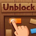 손가락이 나무 블록 퍼즐을 움직이는 모습