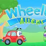 귀여운 눈을 가진 빨간 자동차와 초록색 외계인 모양의 자동차가 푸른 하늘 아래 서 있는 모습