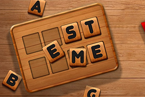 나무 배경 위에 알파벳 글자가 쓰인 타일이 놓여 있고, 일부 타일은 퍼즐 보드에 자리 잡고 있다